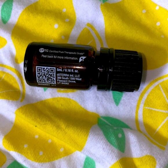 Lemon Essential Oil 5ml NWT Cleaning Bath Diffusing Bright - Picture 3 of 4